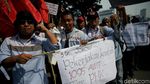 Zombie Serbu Istana Tagih Janji Jokowi-JK