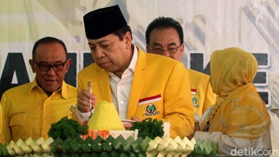 Novanto Gelar Tasyakuran HUT Golkar
