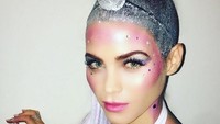 Bagi para wanita yang tetap ingin tampil menawan mungkin bisa ditiru ide Jenna Dewan Tatum yang tampil seperti Unicorn seksi. (Dok. Instagram/jennadewan)