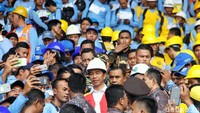 Di Jakarta sertifikasi diikuti oleh tenaga kerja konstruksi yang bekerja pada proyek renovasi komplek Gelora Bung Karno, proyek pembangunan MRT, LRT dan proyek infrastruktur di lingkungan Pemerintah Provinsi DKI Jakarta sebanyak 5.328 orang. Pool/Kementerian PUPR.