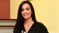 Ia tampil menawan dengan busana berwarna hitam. Pool/Noel/detikFoto.