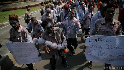 Zombie Serbu Istana Tagih Janji Jokowi-JK