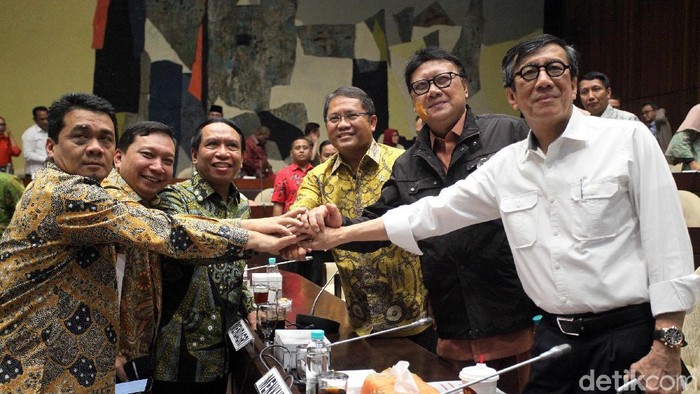 Menkum HAM akan Terus Lobi Fraksi yang Tolak Perppu Ormas Jadi UU