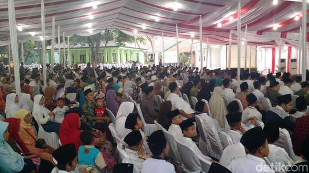 Ada seribuan santri yang datang ke acara