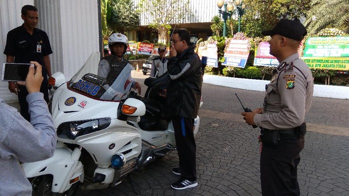 Kemacetan Ekstrem Alasan Anies Gunakan Motor ke Balai Kota