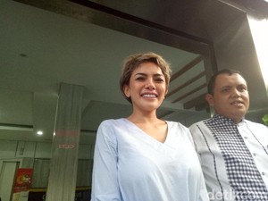 Curhat Nikita Mirzani pada Uus tentang Cuitan Palsu Hina Panglima TNI