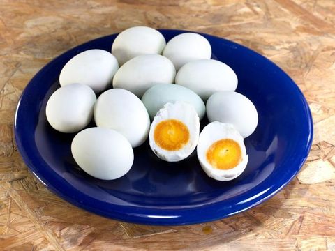 Cara Membuat Telur Asin dengan Cepat, Ini Kiatnya