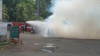 Sejumlah perlengkapan seperti senjata api digunakan dalam simulasi penanganan teroris. Kendaraan taktis dan mobil pemadam kebakaran juga ikut dalam simulasi.