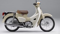 Selain itu, Super Cub kali ini diklaim lebih tangguh dengan mesin minim gesekan. Saringan olinya sudah mengalami perubahan yang kini berbarengan dengan pembuangan oli . Selain itu, bagian bodi sampingnya juga menjadi lebih mudah dibuka sehingga memudahkan perawatan dan pemeriksaan bagian elektroniknya. Foto: dok. Honda