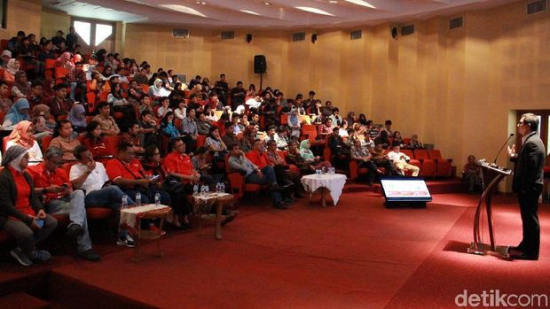 Bos Telkomsel Tantang Mahasiswa Unpad Jadi Pengusaha