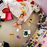 Kamar tidur seorang mahasiswi arsitek di Berlin, Jerman. Foto: Dok. John Thackwray My Room Project