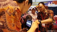 Pembuatan e-KTP ini dilakukan Kemendagri di Nusantara Expo di TMII, Jakarta Timur, Jumat (20/10/2017).