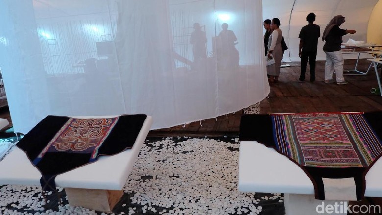 Hanafi Ciptakan Ruang Pameran Budaya Gendongan Bayi Seperti Rahim Foto: Tia Agnes/ detikHOT Hanafi Ciptakan Ruang Pameran Budaya Gendongan Bayi Seperti Rahim Foto: Tia Agnes/ detikHOT