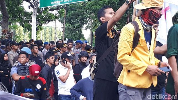 Kapolda Metro didampingi jajarannya memantau langsung