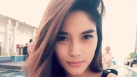 Janda cantik satu ini minta cerai dari Didi. Isu KDRT juga diakui Garnetta. Didi ditudingnya sempat melakukan tindak kekerasan selama menikah. Foto: Instagram/garnettaharuni