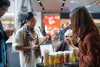Demi Mencicip <i>Cheese Tea</i>, Warga China Rela Antre 7 Jam!