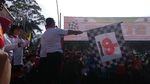 Kompaknya Anies-Sandi dan Ribuan PNS DKI Saat Tea Walk di Puncak