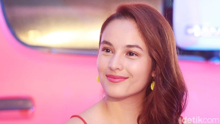 Ups... Chelsea Islan Kepergok Jalan Bareng Kekasih di Mall