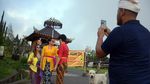 Warga Nekat Masuk Zona Merah Gunung Agung