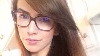 Memiliki nama asli Pamella, wanita cantik asal Amerika ini merupakan seorang gamer yang lebih dikenal dengan sebutan Pamcakes. Ia sudah memiliki ribuan follower di akun Instagram pribadinya. (Foto: Instagram/amcakesplays)