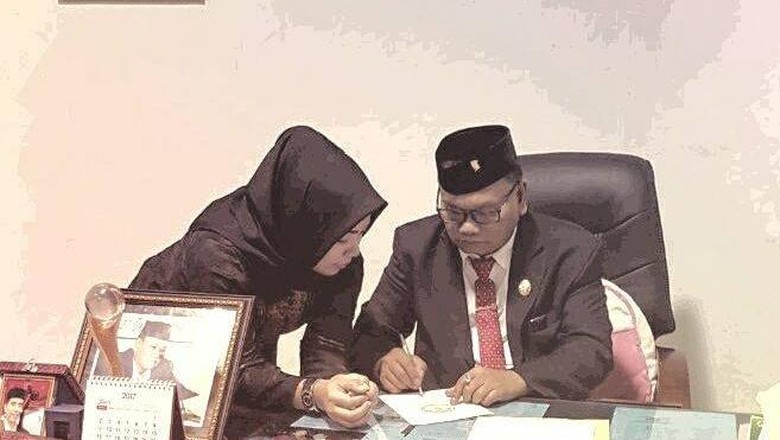 Pengacara Istri Ketua DPRD Kolut Sebut Penikaman Tak Disengaja Pengacara Istri Ketua DPRD Kolut Sebut Penikaman Tak Disengaja