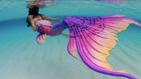Peserta pun tidak hanya diajarkan untuk menggerakkan sirip duyung. Tetapi juga menyelam dan melakukan aneka gerakan seperti melenggok dan membuat gerakan ombak seperti putri duyung sungguhan! (Facebook/Aquamermaid)