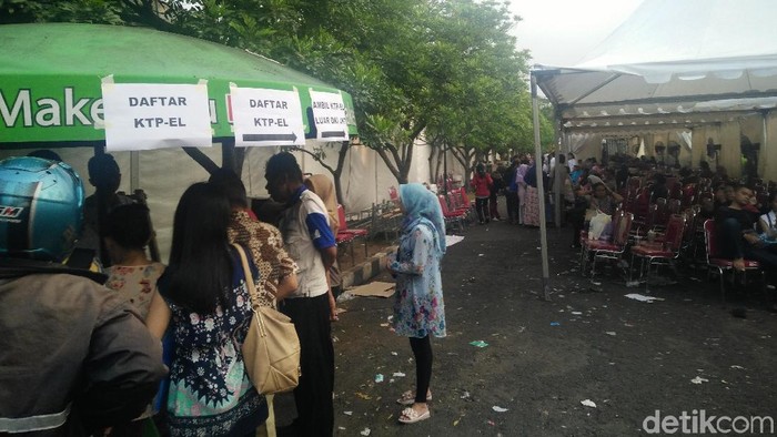 Antrean Berkurang, Kemendagri Tutup Layanan e-KTP di TMII