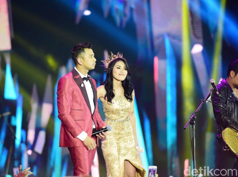 Raffi Ahmad Akui Transfer Uang ke Ayu Ting Ting Sebesar Rp 52 Juta Raffi Ahmad Akui Transfer Uang ke Ayu Ting Ting Sebesar Rp 52 Juta