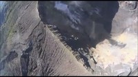 Tampak asap solfatara keluar dari rekahan di sisi timur-timur laut dan bagian tengah dari kawah Gunung Agung (Foto: Screenshot video dari BNPB)
