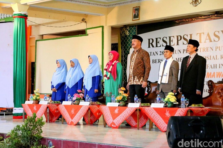 Bupati Ponorogo Doakan Khofifah Jadi Gubernur dan Lanjut Presiden Bupati Ponorogo Doakan Khofifah Jadi Gubernur dan Lanjut Presiden