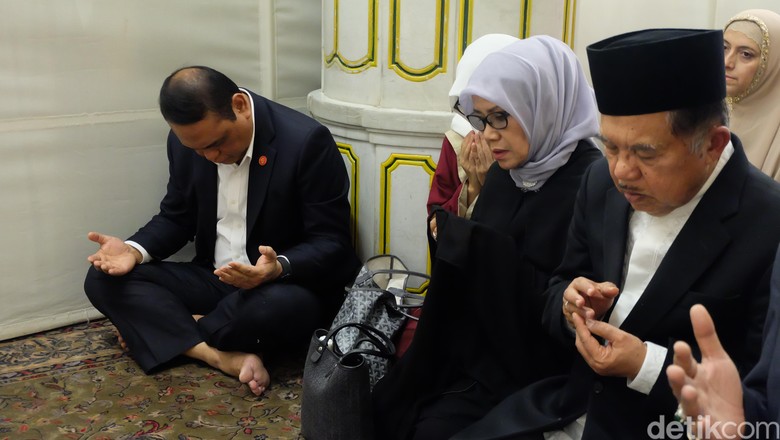Sebelum Umrah, JK Salat dan Ziarah ke Makam Rasulullah SAW Sebelum Umrah, JK Salat dan Ziarah ke Makam Rasulullah SAW