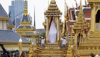Rangkaian acara dalam prosesi kremasi dijadwalkan memakan waktu lima hari, mulai tanggal 25-29 Oktober. Pembakaran jenazah dilakukan tanggal 26 Oktober. Athit Perawongmetha/Reuters.