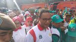 Kompaknya Anies-Sandi dan Ribuan PNS DKI Saat Tea Walk di Puncak