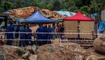 Foto: Proses Pencarian Korban Longsor di Penang Malaysia