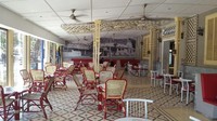 Nah, kalau ke Surabaya Anda bisa mampir ke Zangrandi. Buka sejak tahun 1930, Zangrandi jadi toko es krim paling tua di Surabaya. Foto: Istimewa