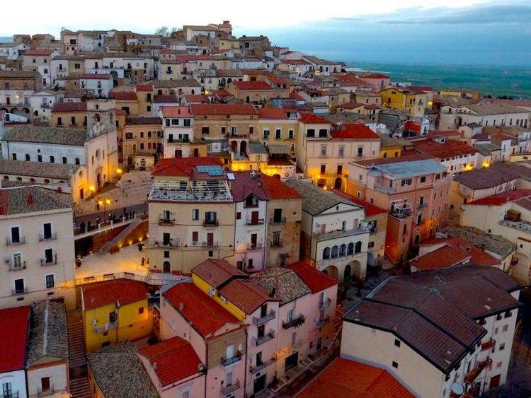 Kota-kota Ini Rela Bayar Penduduk buat Tinggal di Sana