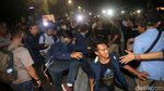 Foto: Polisi Bubarkan Aksi Mahasiswa di Depan Istana
