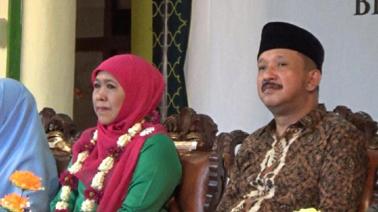 Khofifah Tampil Bareng Bupati Ipong di Ponorogo, Calon Wakilnya? Khofifah Tampil Bareng Bupati Ipong di Ponorogo, Calon Wakilnya?