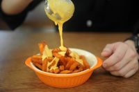 Punya Kentang Goreng? Buatkan Saja Saus Telur Asin yang Gurih Enak