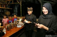Warga Banyuwangi Ngopi Bersama Dalam Festival 'Ngopi Sepuluh Ewu CIngkir'