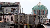 Kota Marawi dilanda pertempuran sengit antara tentara Filipina dengan militan pro-ISIS sejak 23 Mei lalu. (REUTERS/Romeo Ranoco)