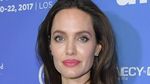 Gaya Angelina Jolie di Red Carpet Bareng Shiloh dan Zahara