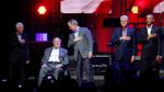 Bush Dorong Bush, 5 eks Presiden AS Bertemu dalam 1 Panggung
