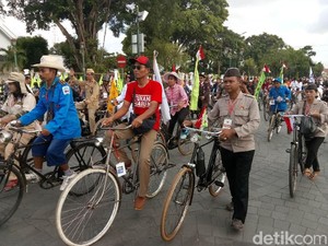 Ribuan Sepeda Kuno Pawai Keliling Yogyakarta