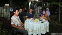 Acara ini pun sukses dan semua pengunjung sangat antusias untuk mencicip kopi dengan paduan jajanan tradisioal enak. Foto: Ardian Fanani /detikcom