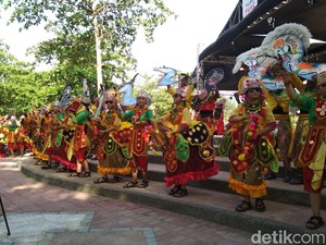 Penampilan Karya Tari Guruh Pukau Penonton Festival Kesenian Prigi