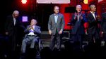 Bush Dorong Bush, 5 eks Presiden AS Bertemu dalam 1 Panggung