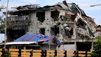 Presiden Filipina, Rodrigo Duterte, mengumumkan kota Marawi telah dibebaskan dari teroris, pada Selasa (17/10). (REUTERS/Romeo Ranoco)