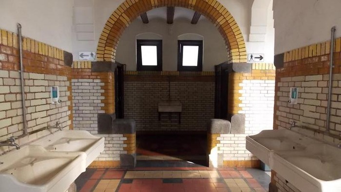Toilet Mewah ala Lawang Sewu