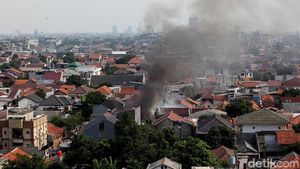 Foto-foto Kebakaran di Permukiman Padat Mampang
